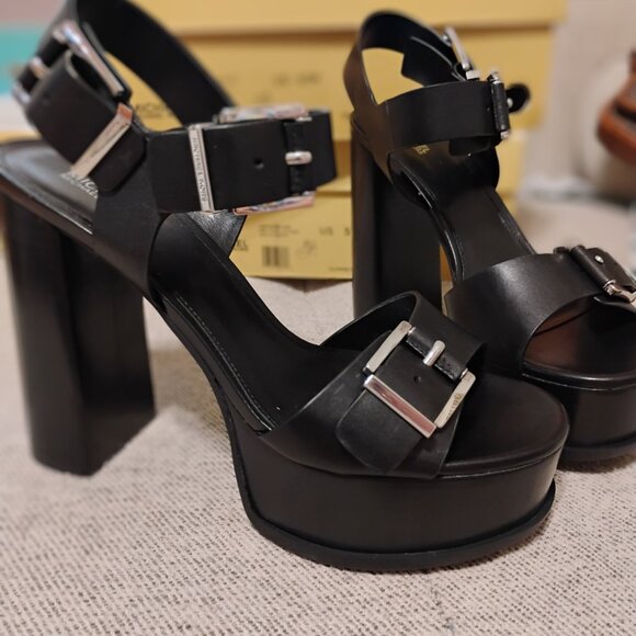 Michael Kors Colby platform chunky sandal - Picture 3 of 7
